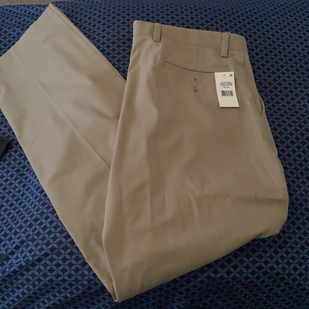 Dockers Khakis 36 x 34 NWT